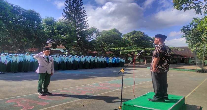 Pelepasan Purnabakti Bapak Mujiono, S.Ag. di MTsN 3 Tulungagung