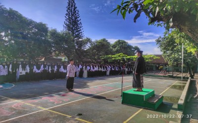 UPACARA PERINGATAN HARI SANTRI 2022 DAN PERTANDINGAN MINI DI MTSN 3 TULUNGAGUNG